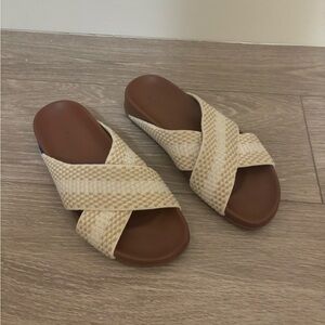 Rothy’s weekend slide